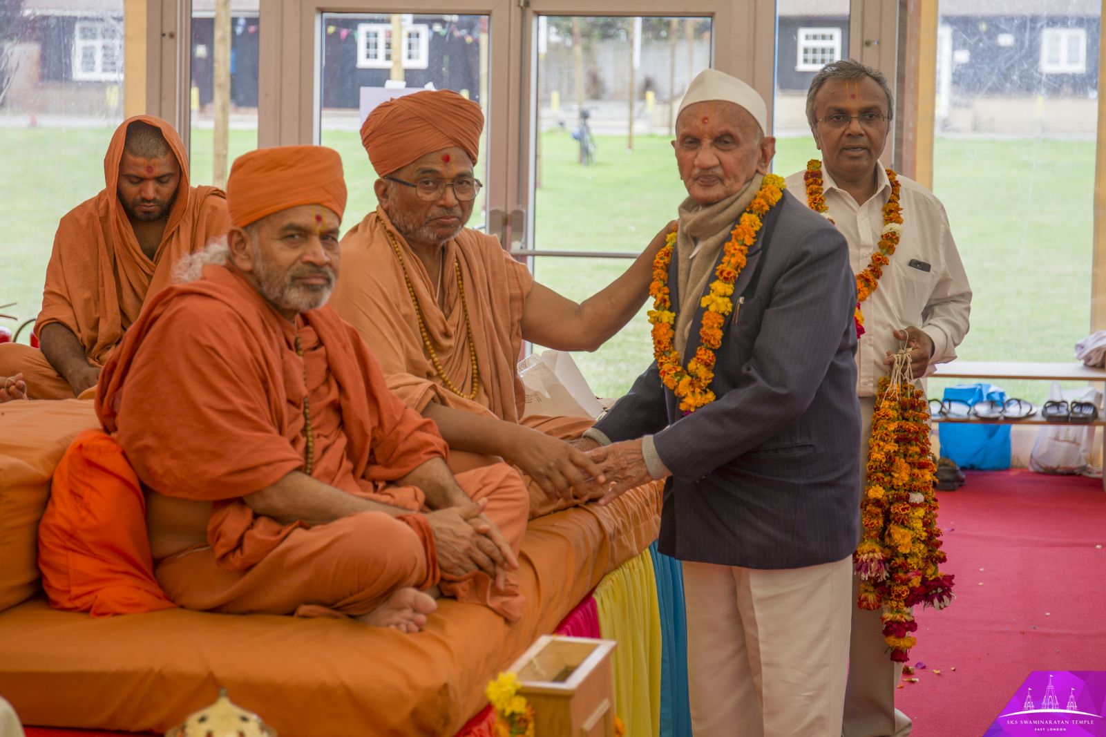 ©1987-2017 SKS Swaminarayan Temple East London